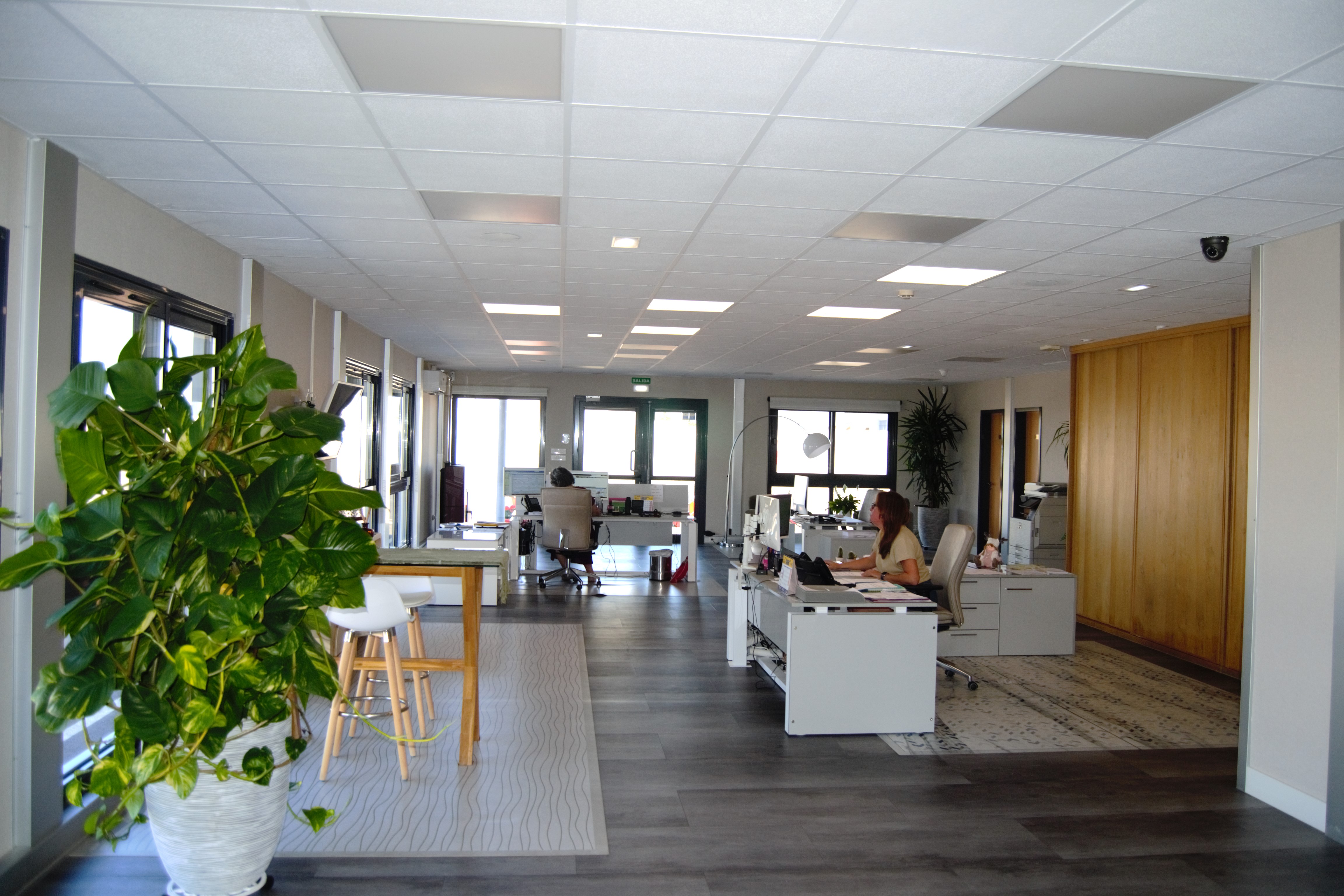 Oficinas y base operativa